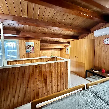 Veterani 63 아파트 체팔루